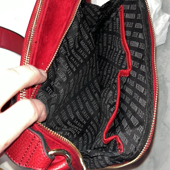 Steve Madden Crossbody shoulder bag NWOT Red VEGAN 1/2 Leather 1/2 Suede Look - Picture 12 of 14